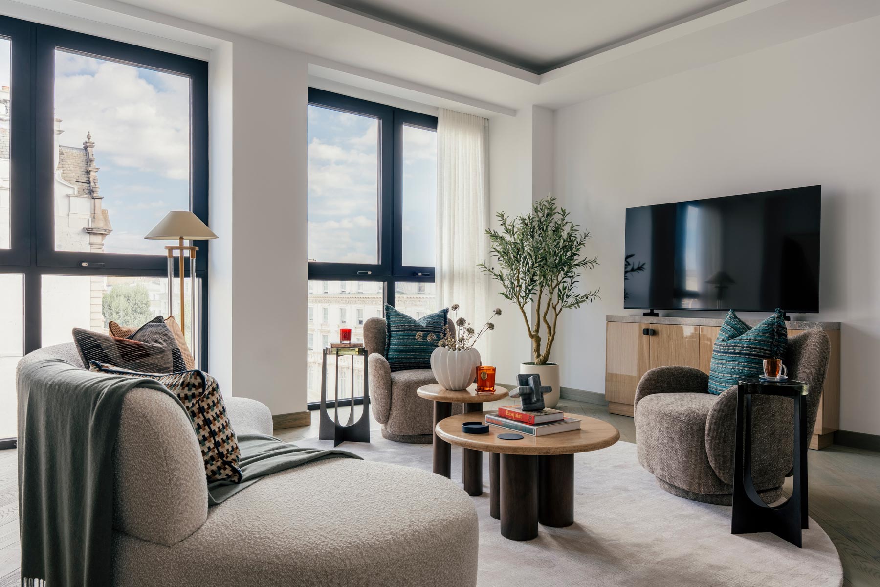 Apartment 41 Image 1