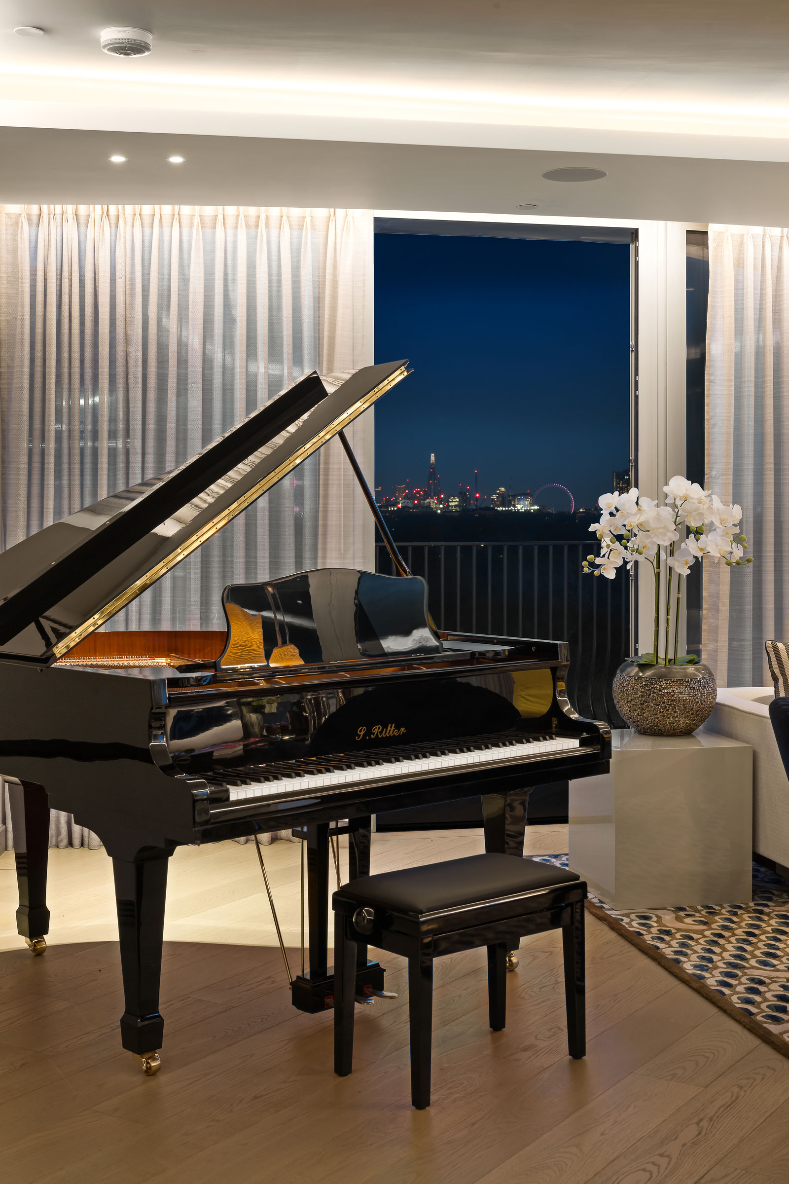 Apartment 81 Image 3